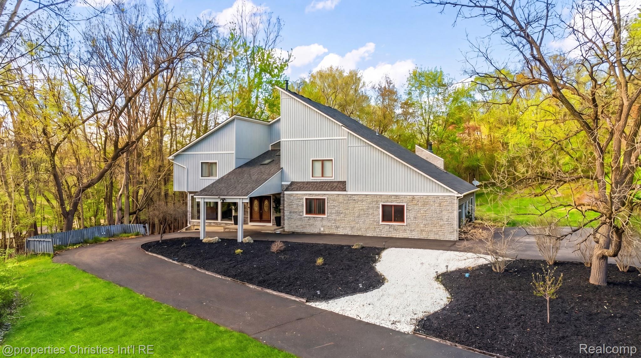 1830, Lone Pine, Bloomfield Hills, Michigan, 48302