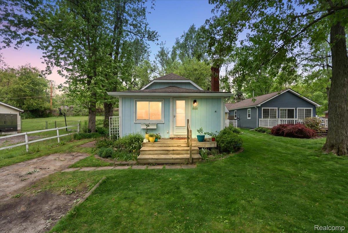 4886, Filer, Waterford, Michigan, 48328