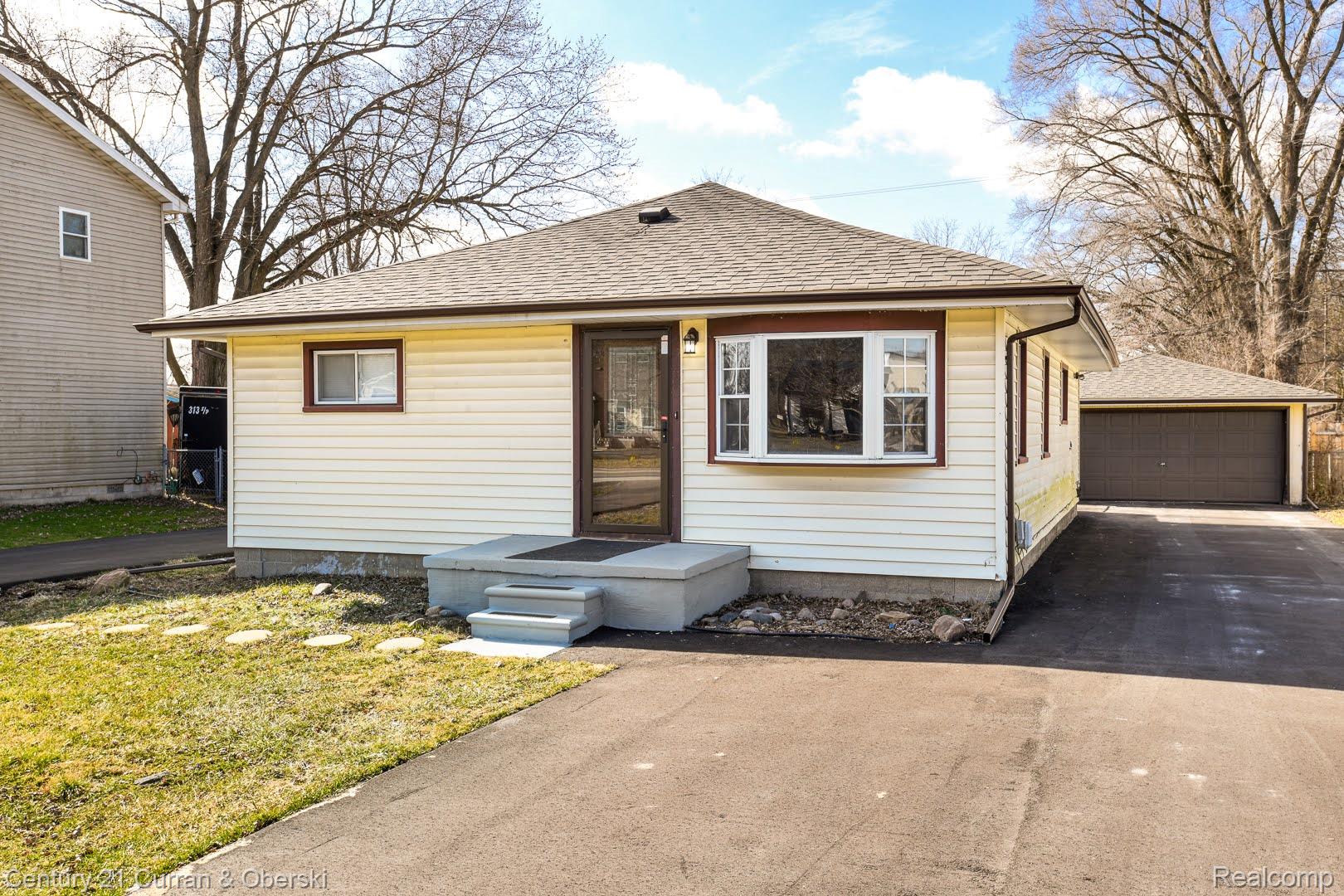 17528, Sumpter, Belleville, Michigan, 48111