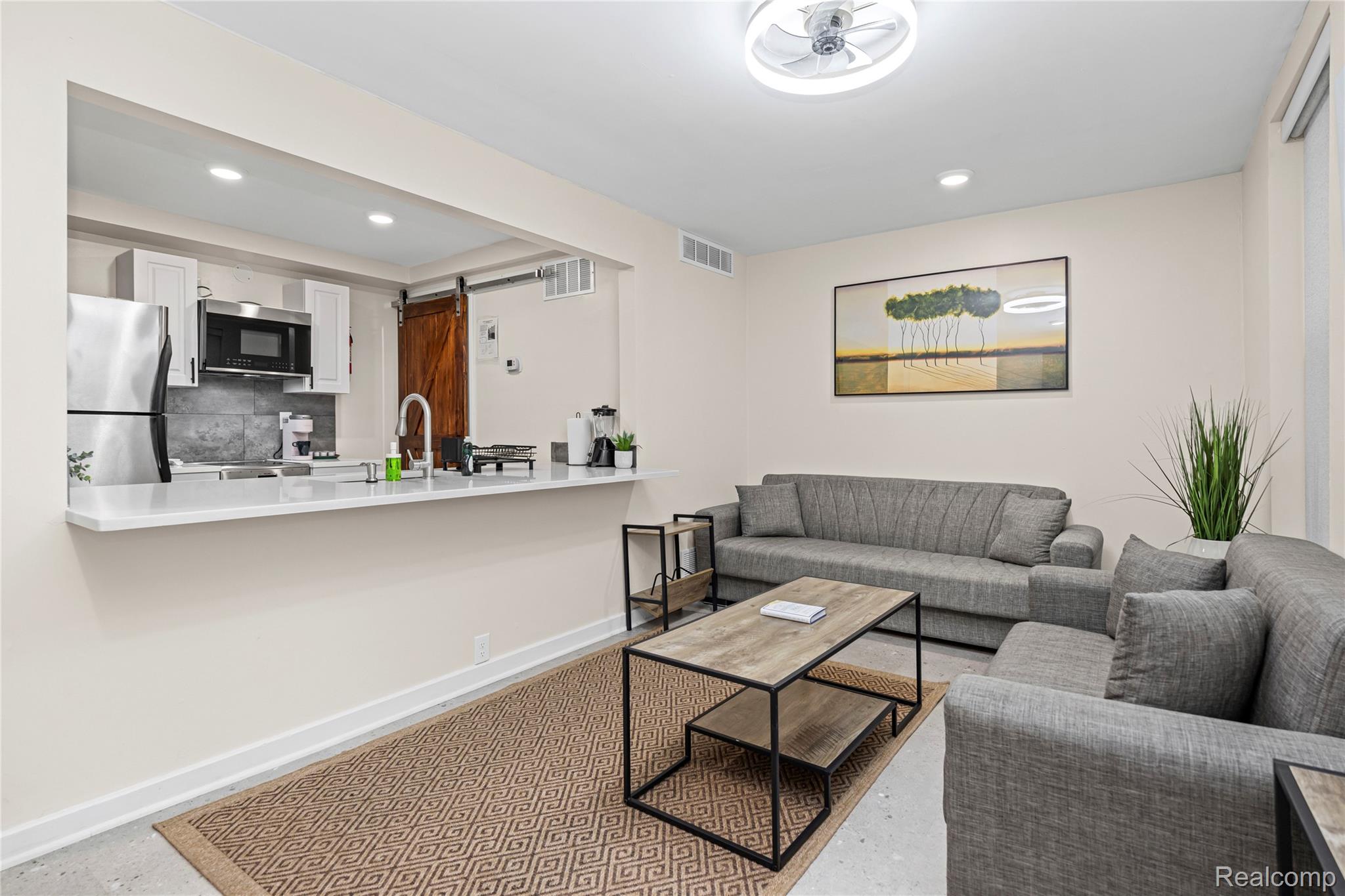 213 1/2, Main, #Carriage House, Ann Arbor, Michigan, 48104