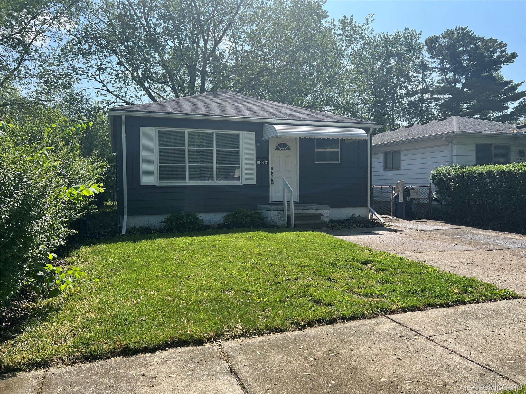 18506, Wakenden, Redford, Michigan, 48240