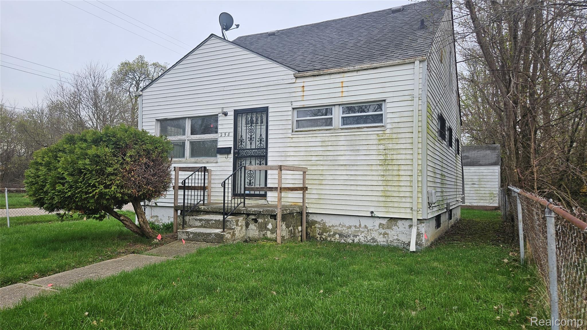 258, Hobson, Flint, Michigan, 48505