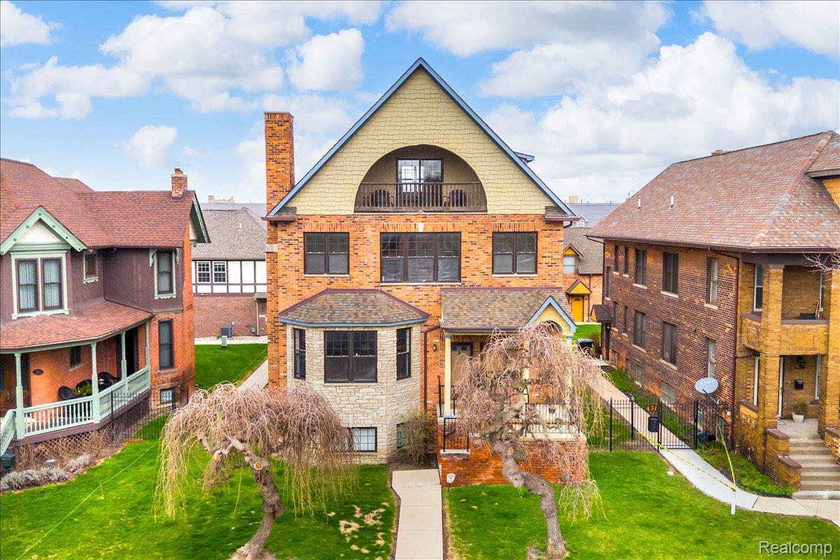 429, Ferry, #9, Detroit, Michigan, 48202