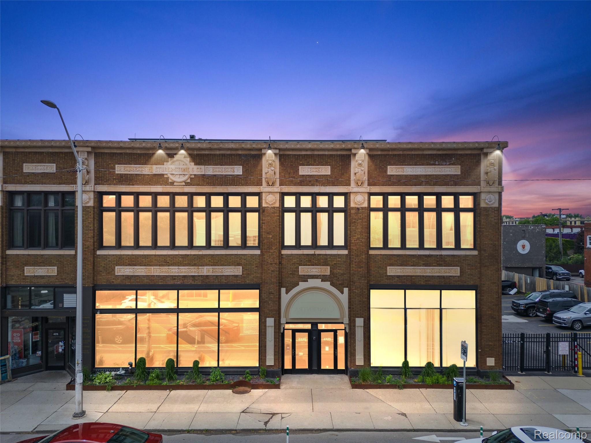 4221, Cass, #900, Detroit, Michigan, 48201