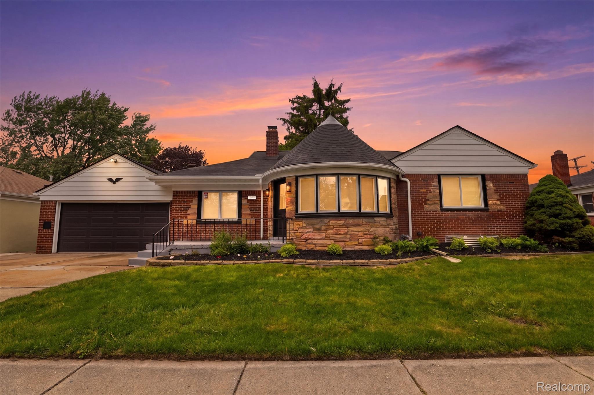18001, Elizabeth, Roseville, Michigan, 48066