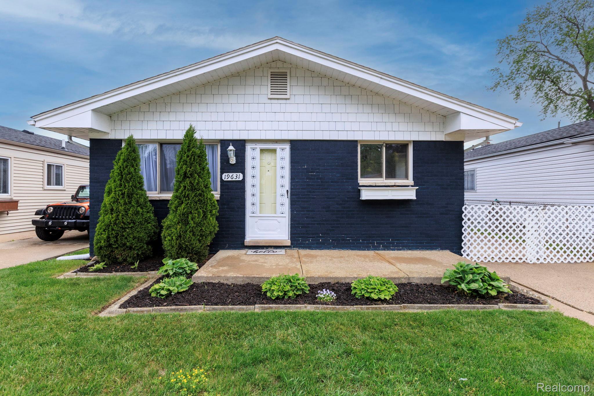 19631, Macel, Roseville, Michigan, 48066