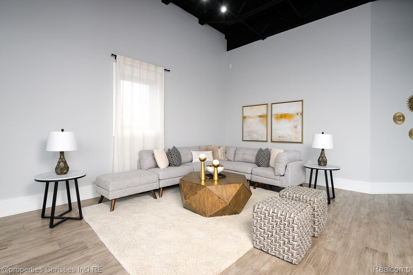 32686, Woodward, #E, Royal Oak, Michigan, 48073