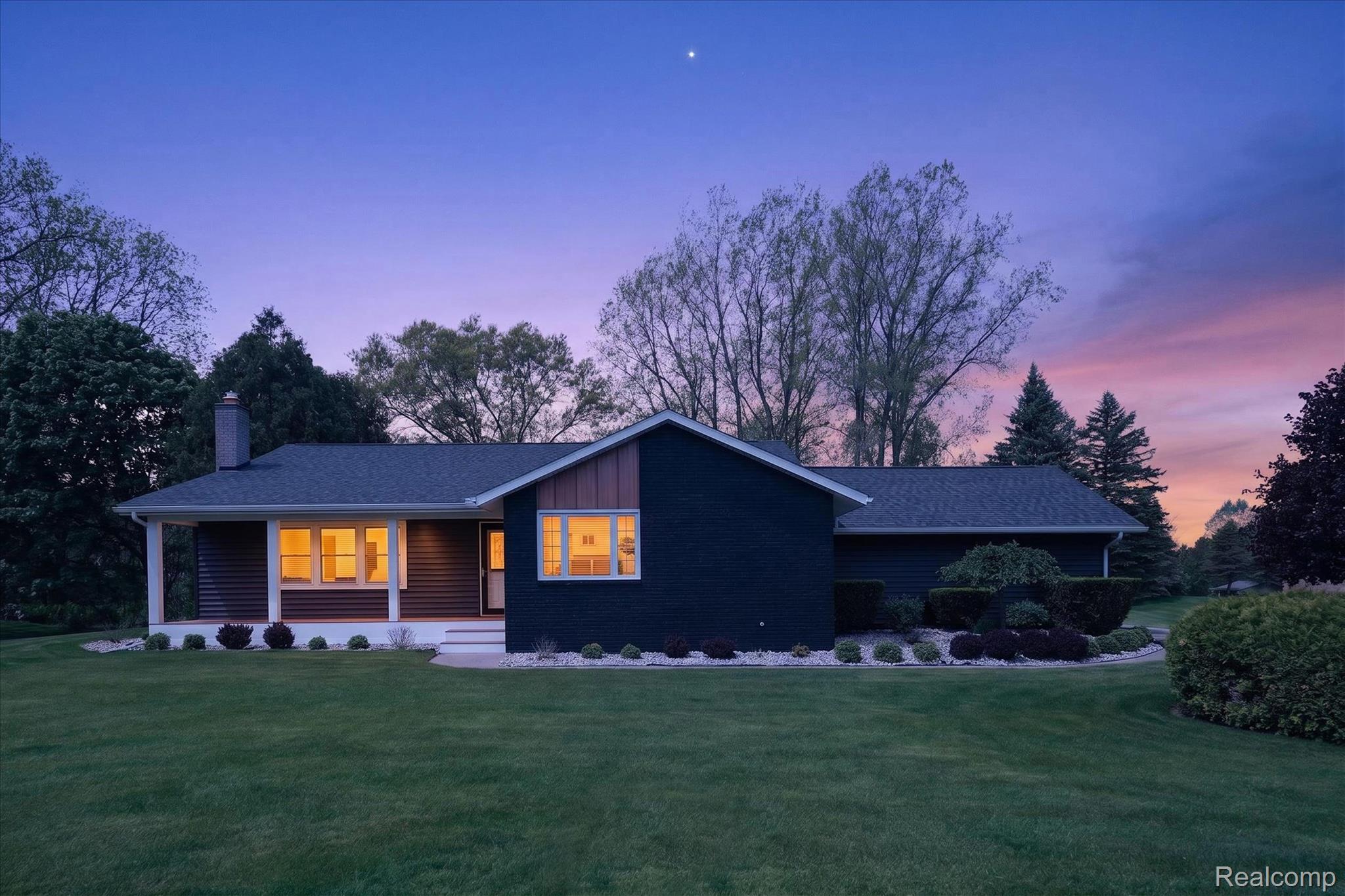 12192, Overlook, Fenton, Michigan, 48430