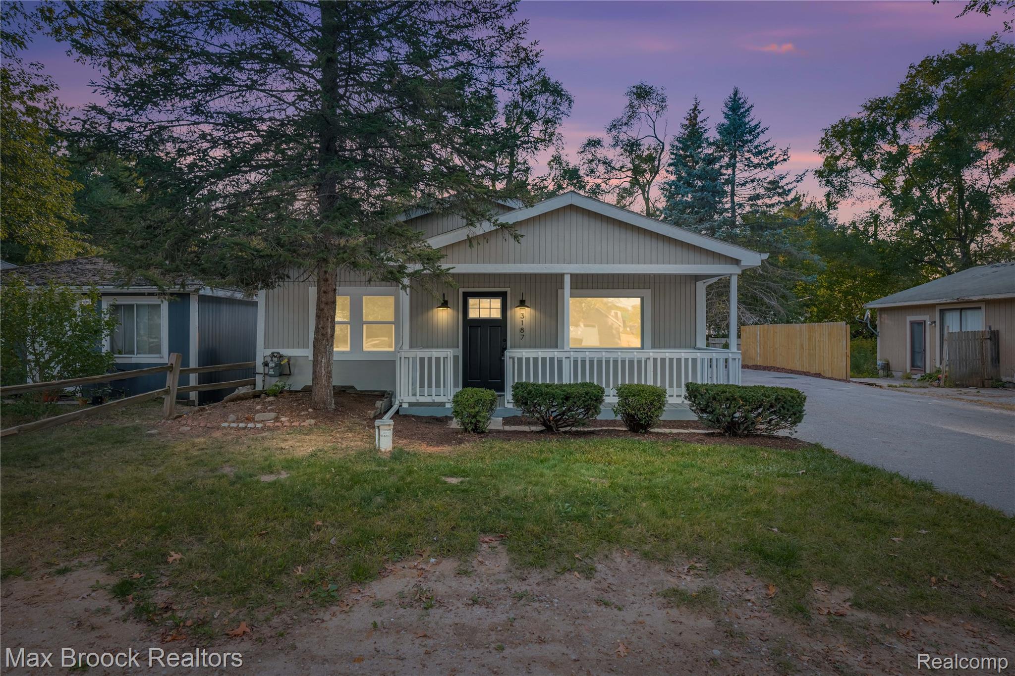 3187, Woodlawn, Commerce Twp, Michigan, 48390