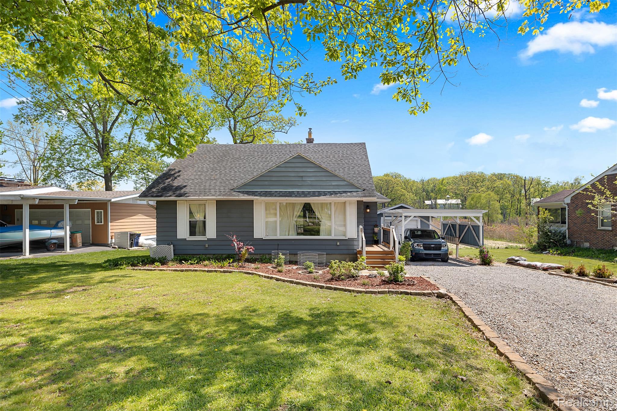 22827, Meridian, Grosse Ile, Michigan, 48138