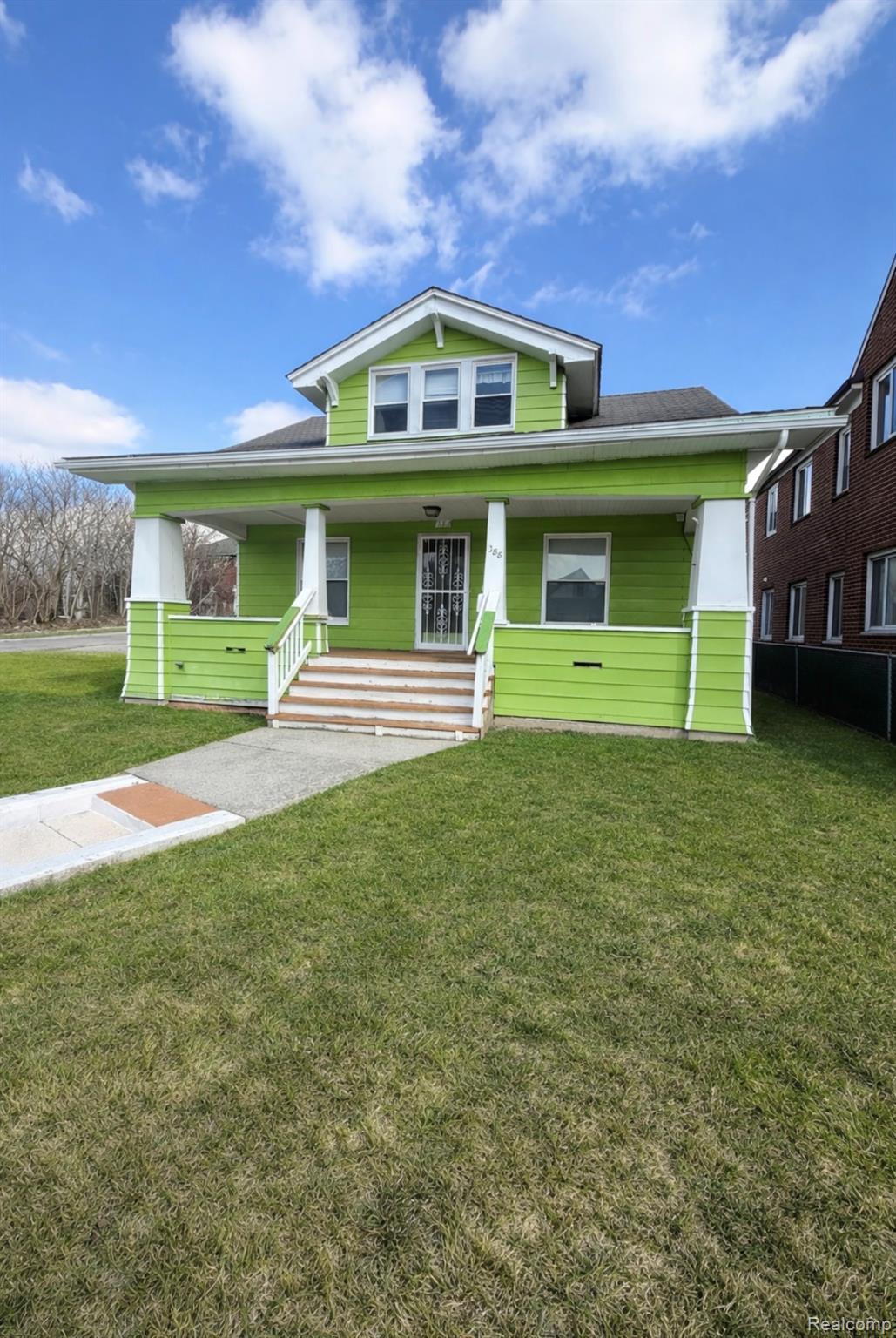 388, Perry, Pontiac, Michigan, 48342