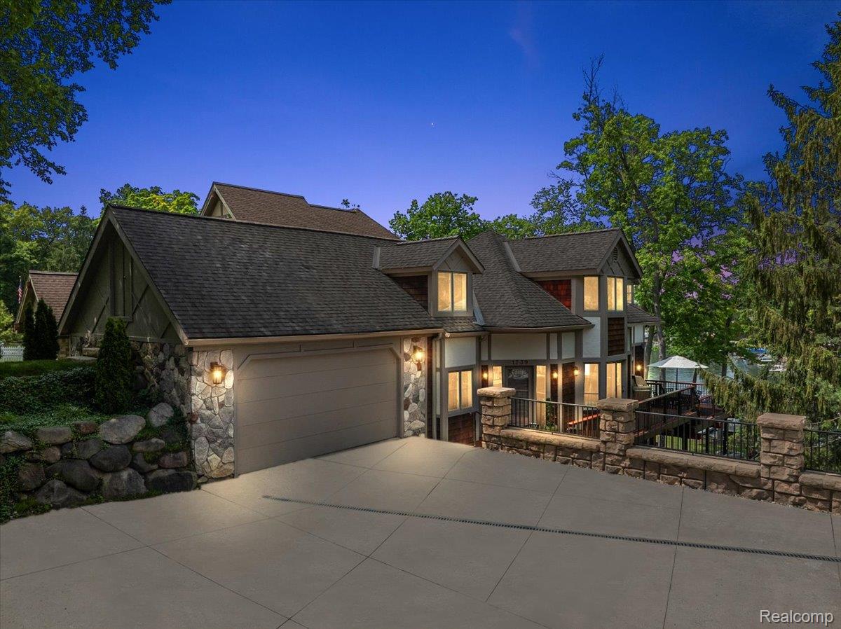 1739, Ridge, White Lake, Michigan, 48383