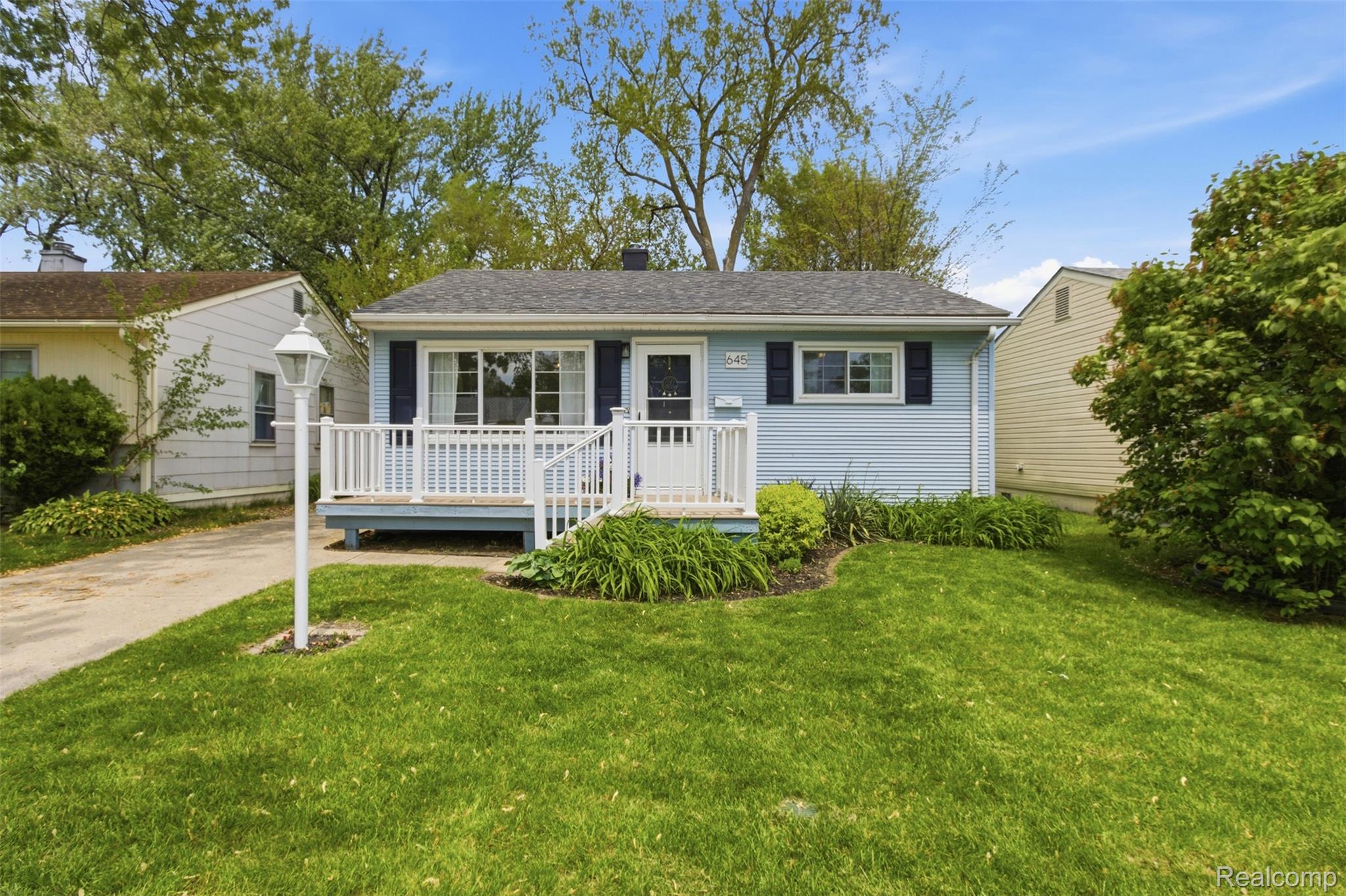 645, Barrett, E, Madison Heights, Michigan, 48071