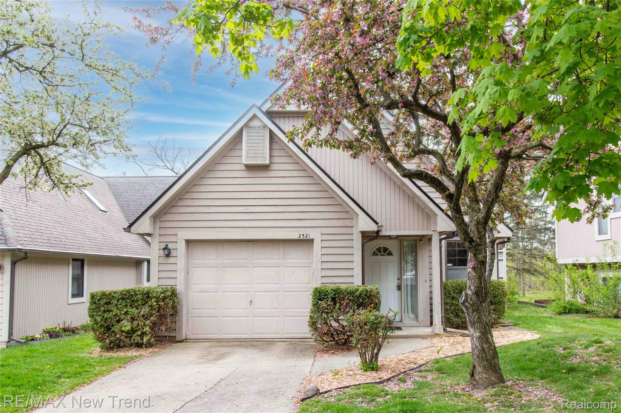 2521, Country Village, Ann Arbor, Michigan, 48103