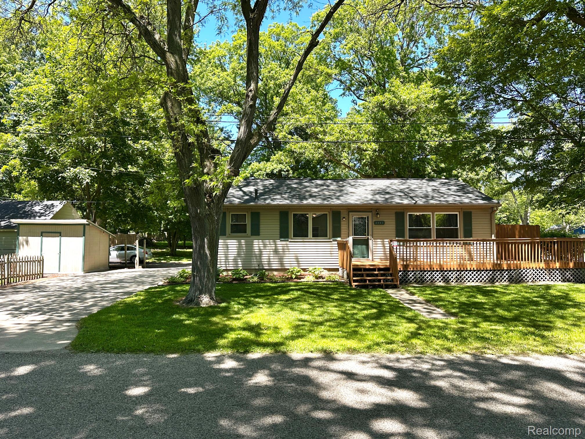 3003, Creston, Lansing, Michigan, 48906