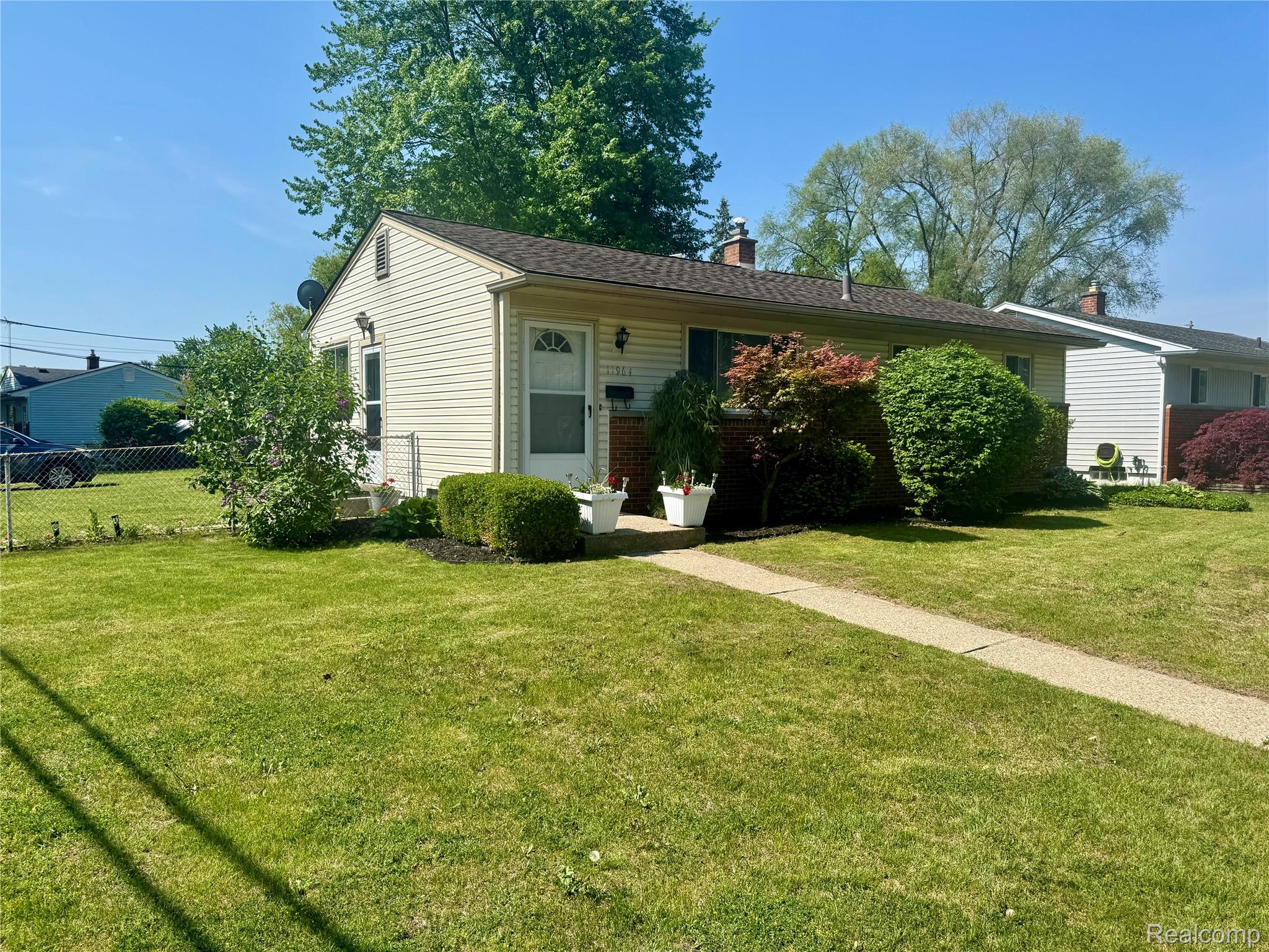 11964, Waiteley, Sterling Heights, Michigan, 48313
