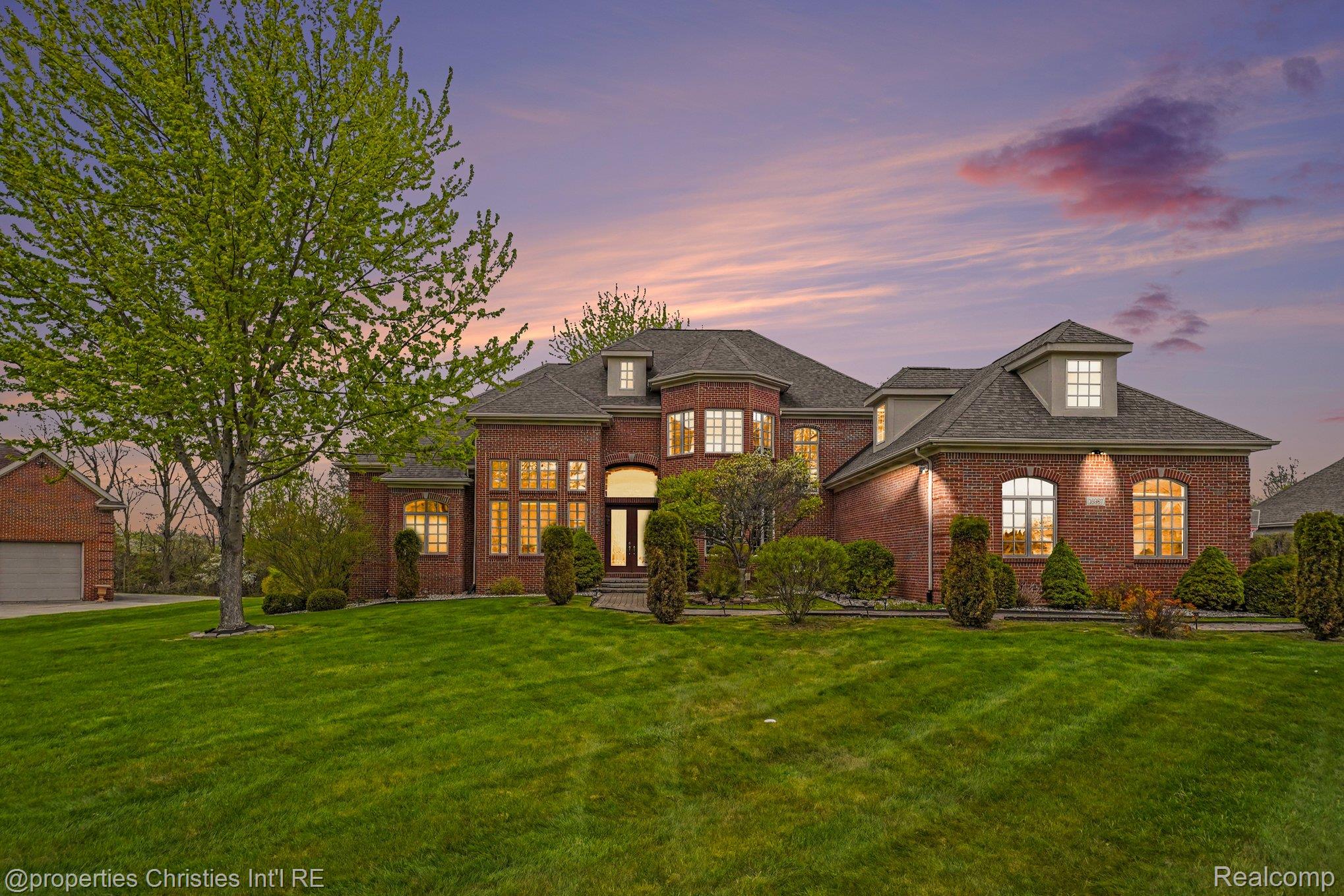16987, Kings Fairway, Grand Blanc, Michigan, 48439
