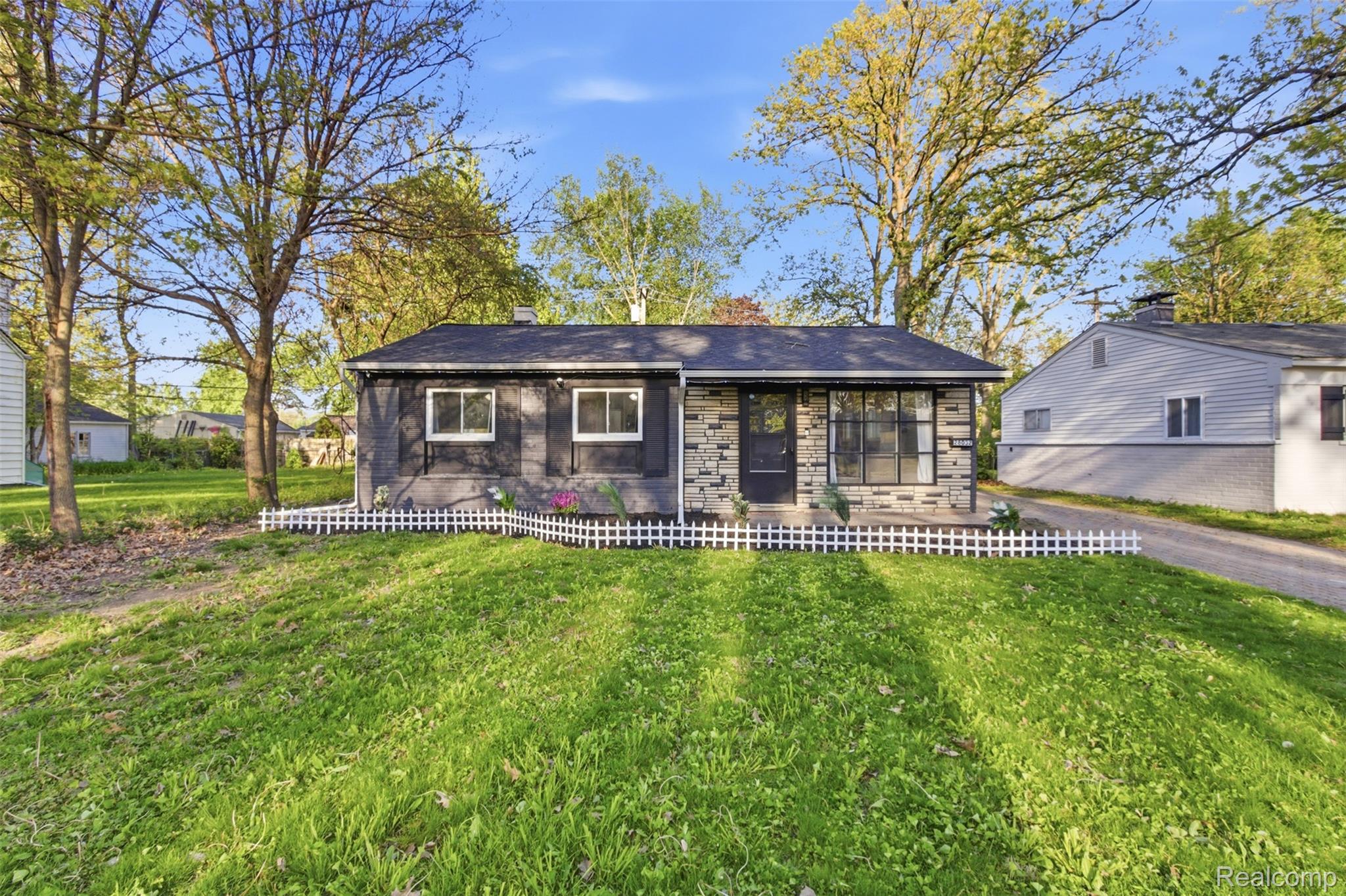 28032, FAIRFAX, Southfield, Michigan, 48076