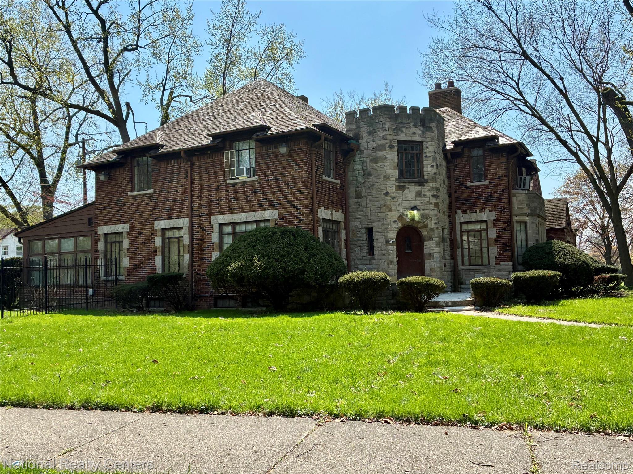 14590, Abington, Detroit, Michigan, 48227