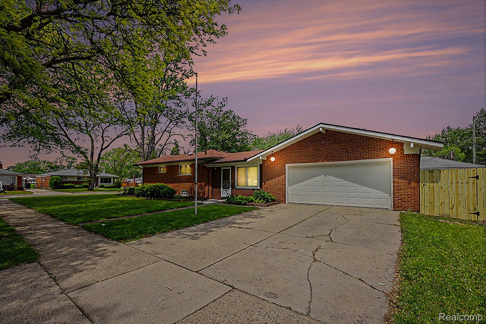 28326, Alden, Madison Heights, Michigan, 48071