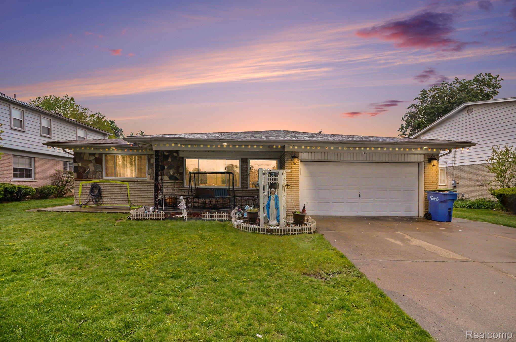 32343, Cambridge, Warren, Michigan, 48093