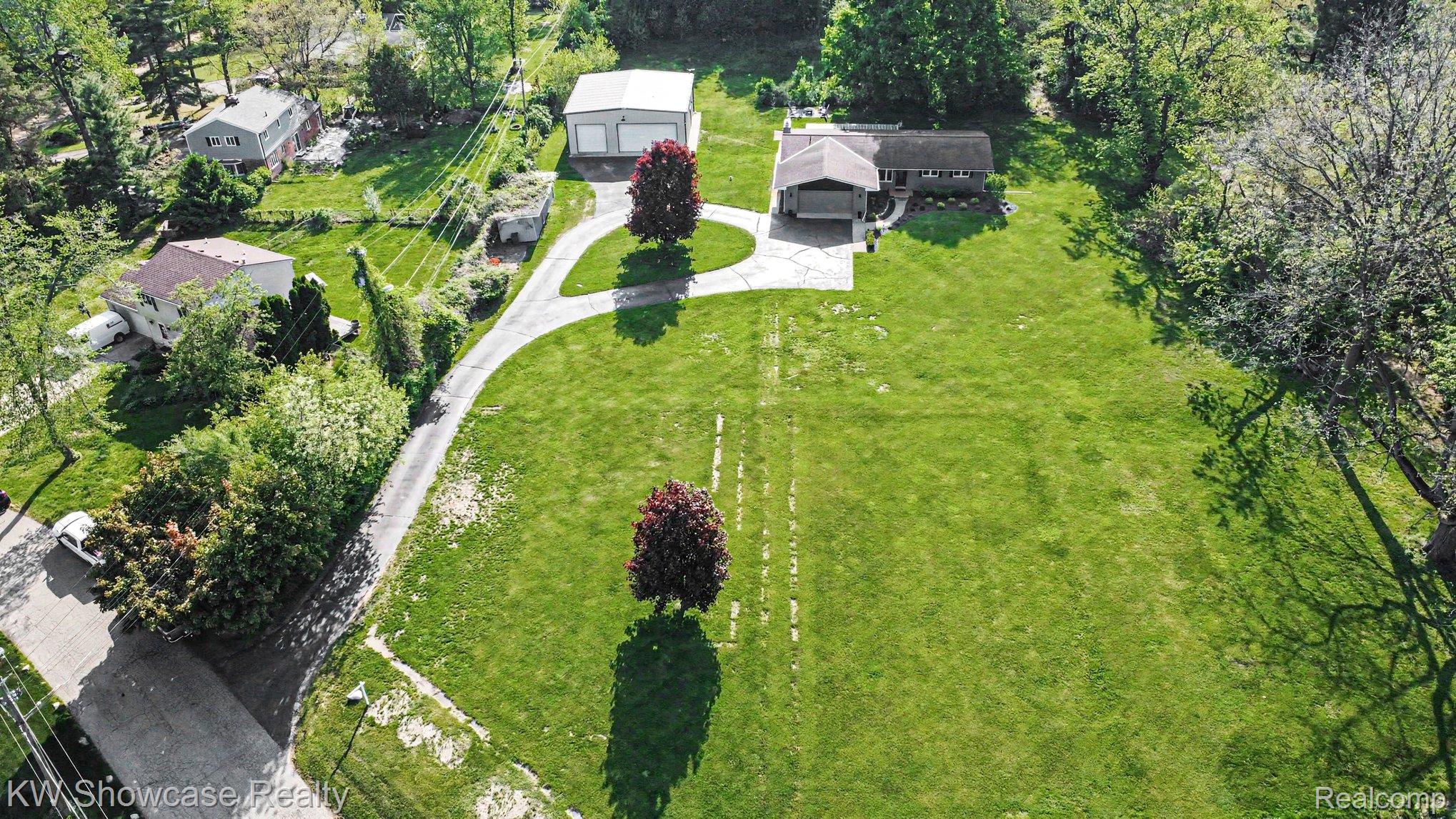 2572, Ridge, White Lake, Michigan, 48383
