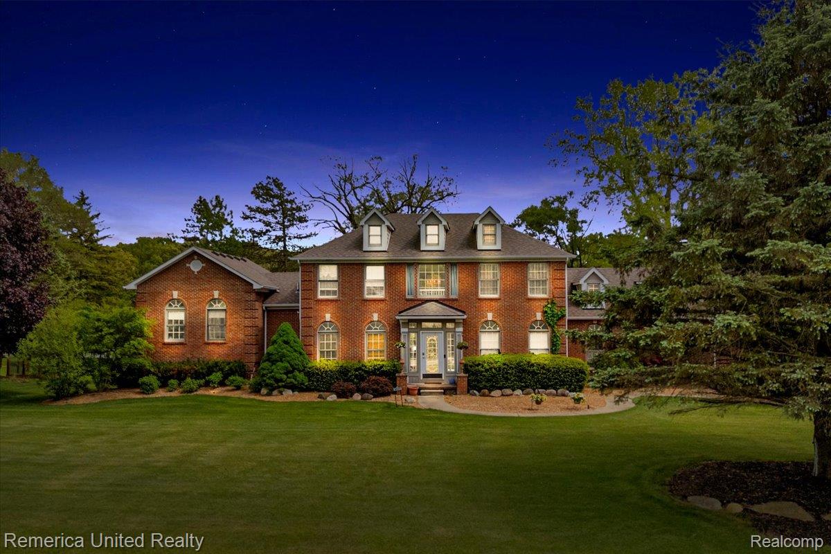 9422, Deer Creek, Brighton, Michigan, 48114