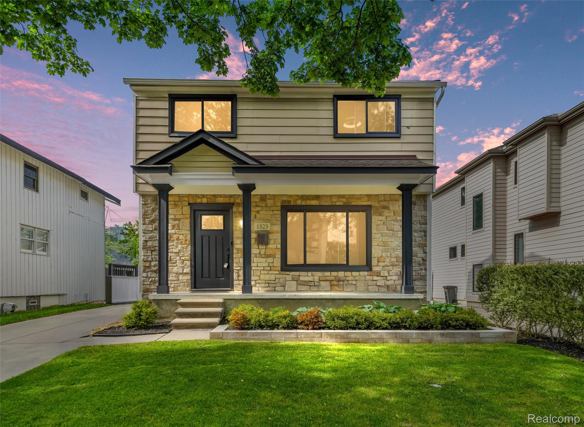 1323, Ruffner, Birmingham, Michigan, 48009