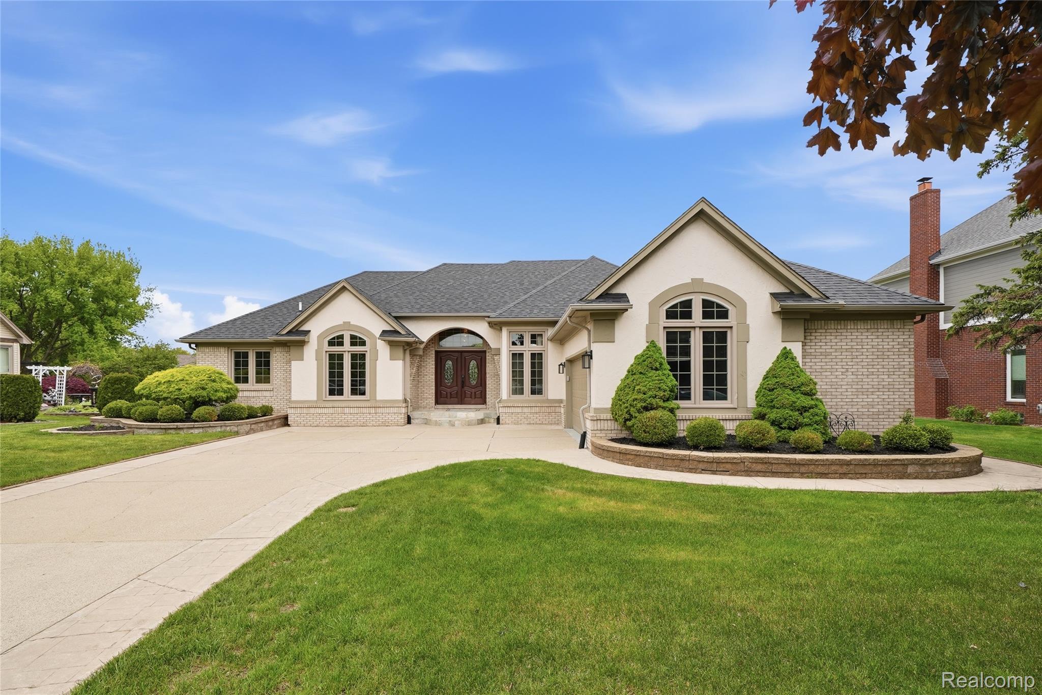 13697, Silent Woods, Utica, Michigan, 48315