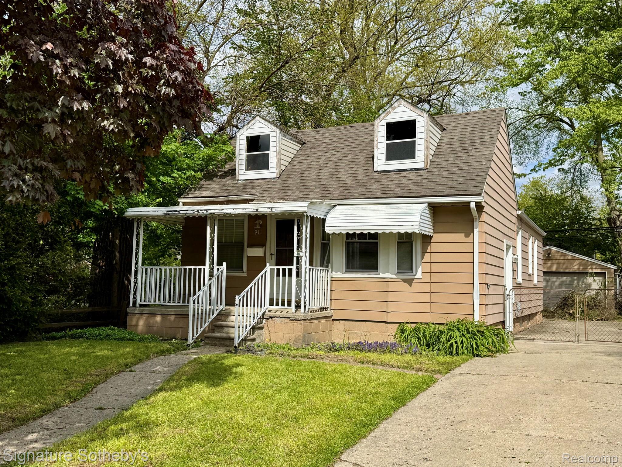 911, Wilson, Royal Oak, Michigan, 48067