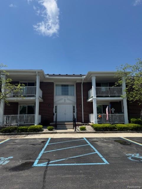 2100, Fort, #H-5, Trenton, Michigan, 48183