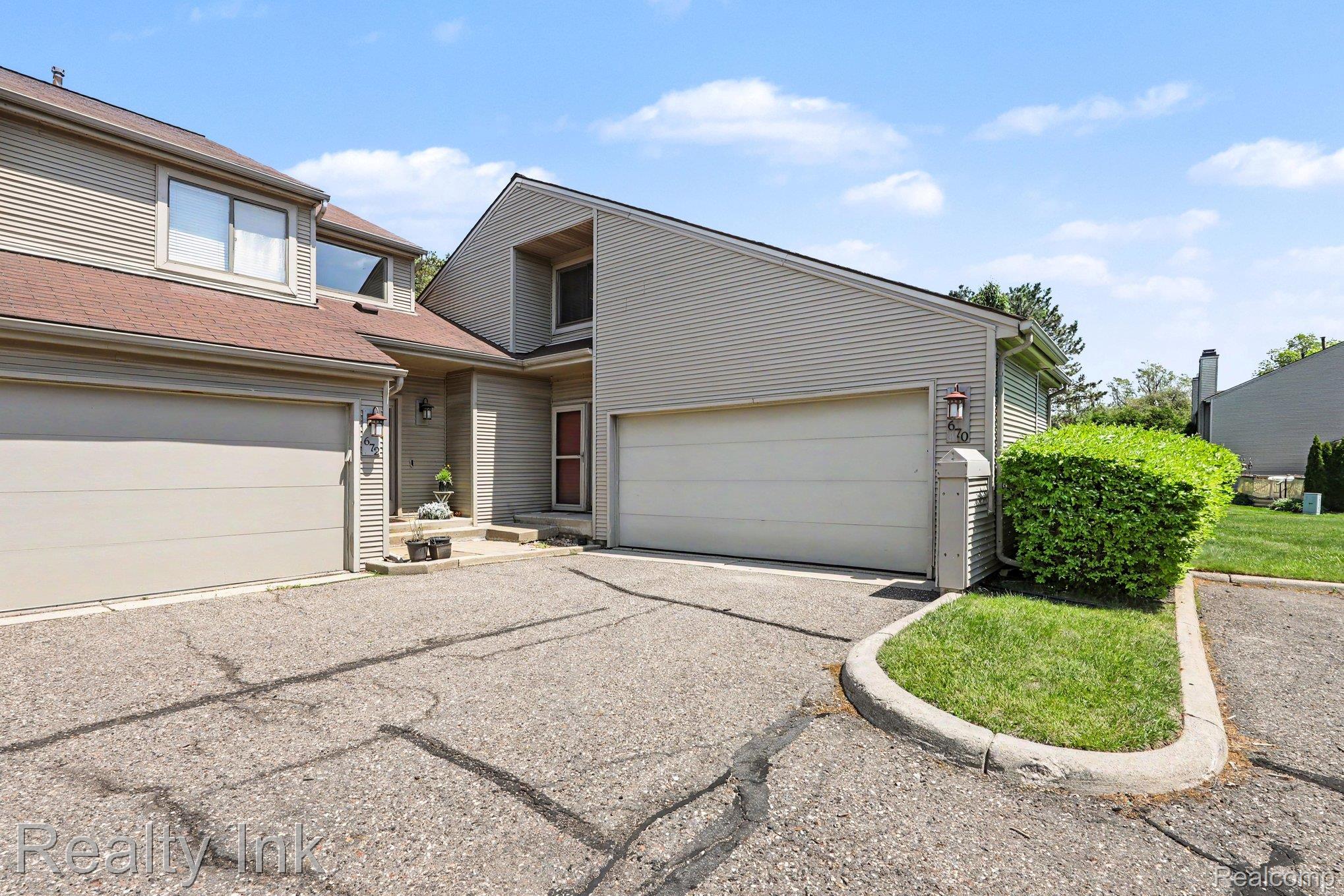 670, Camden, Rochester Hills, Michigan, 48307