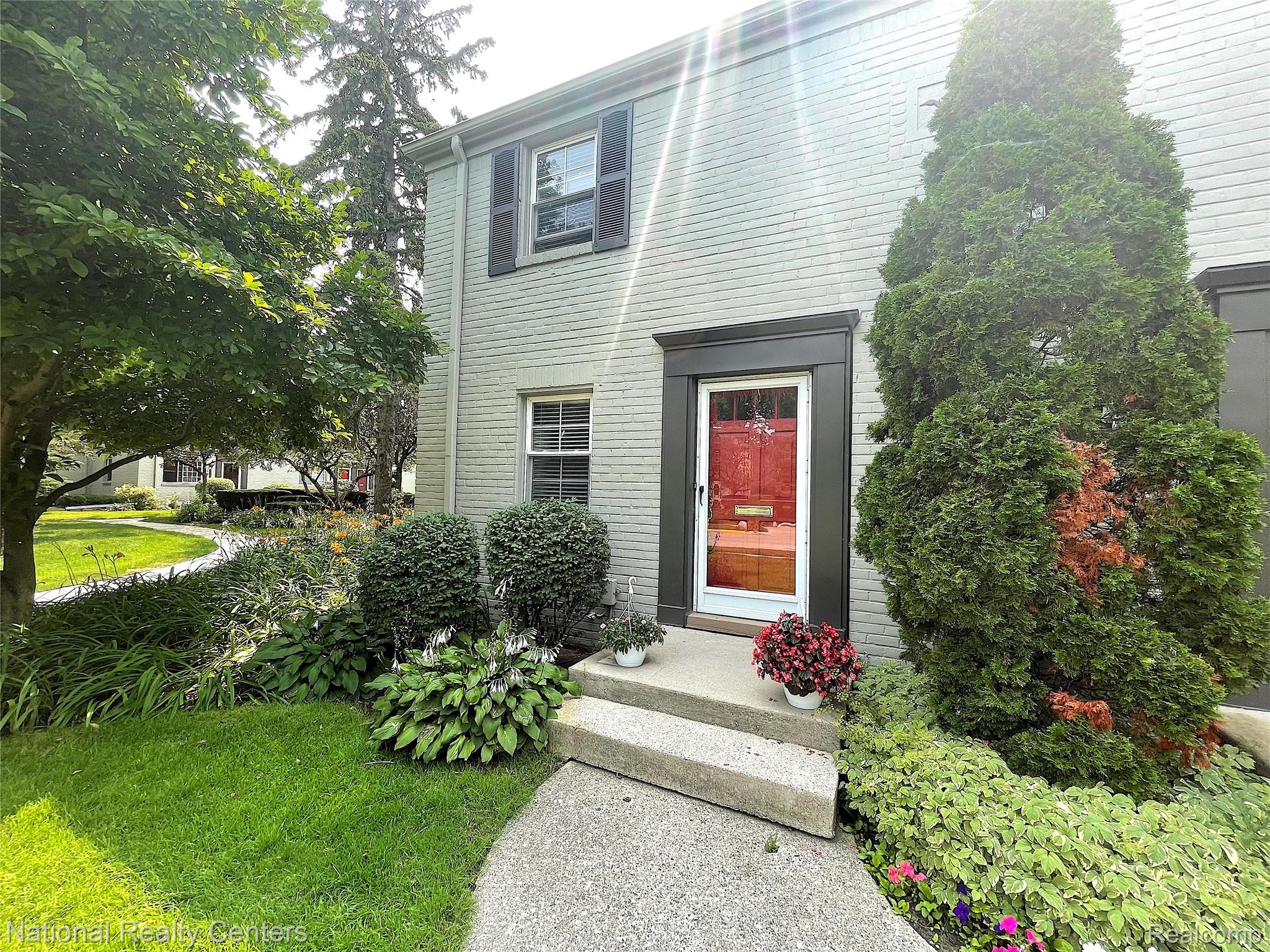 1704, Graefield, Birmingham, Michigan, 48009