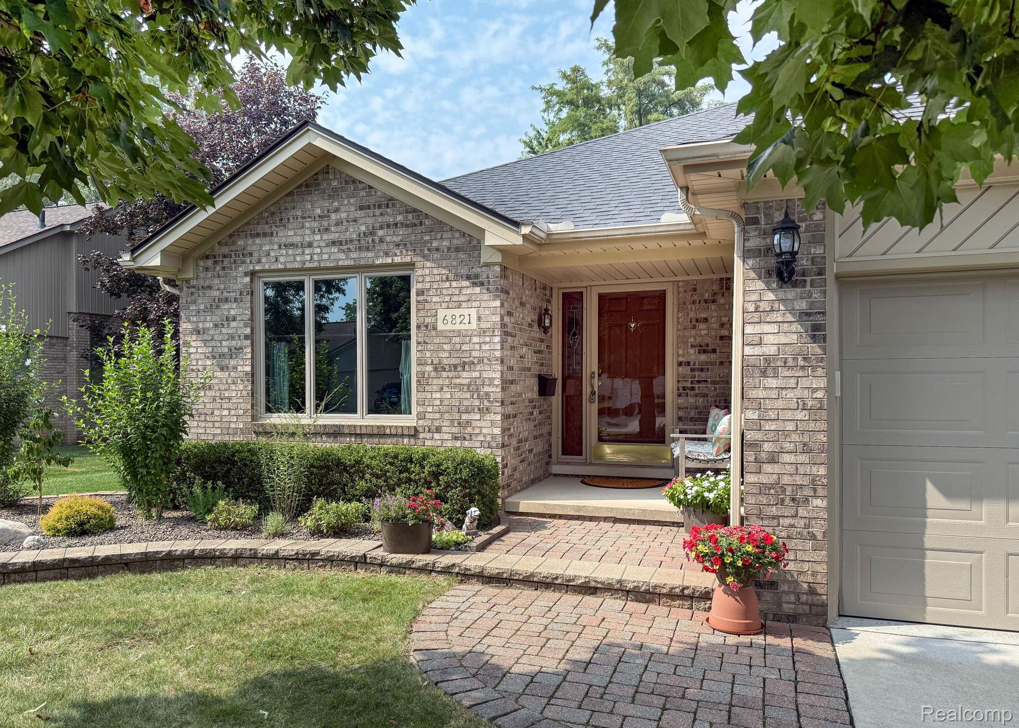 6821, Carriage Creek, Washington, Michigan, 48094
