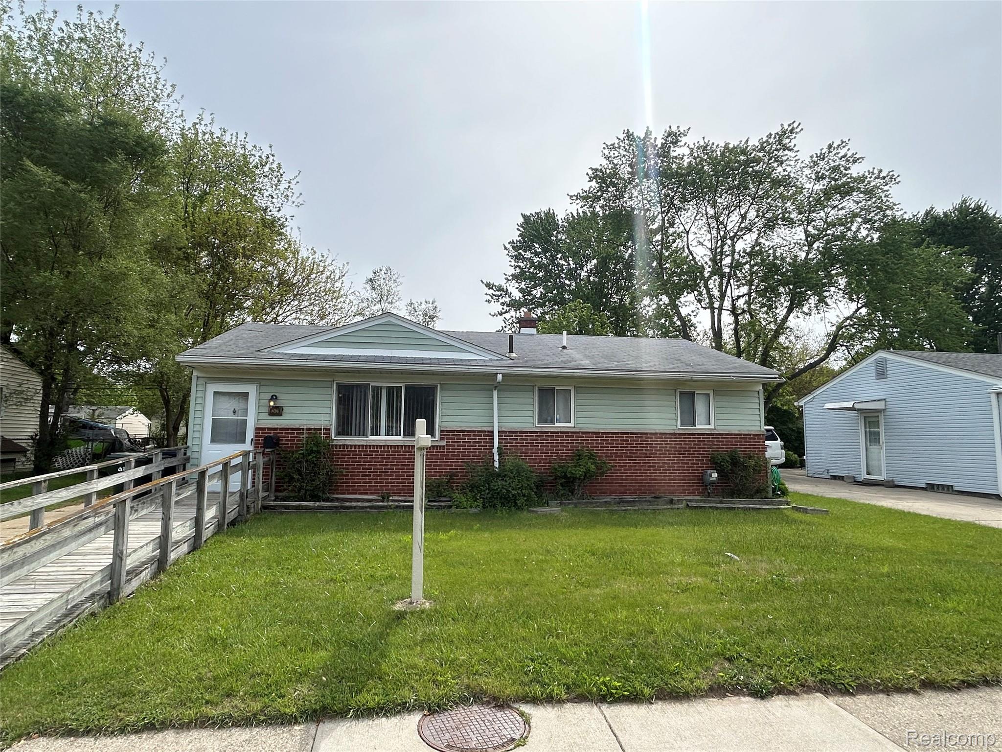 12439, Clinton River, Sterling Heights, Michigan, 48313