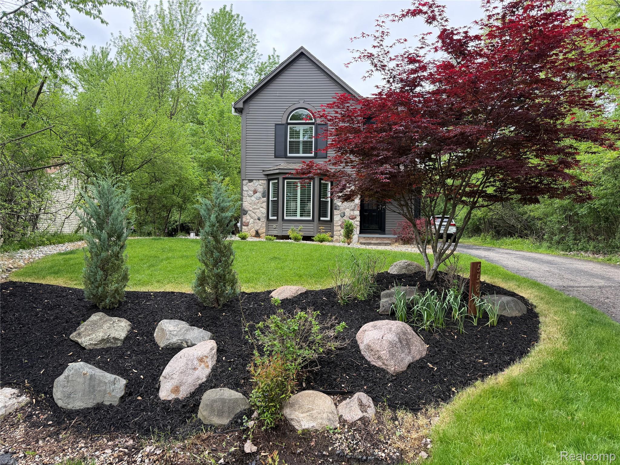 5589, Loveland, West Bloomfield, Michigan, 48322