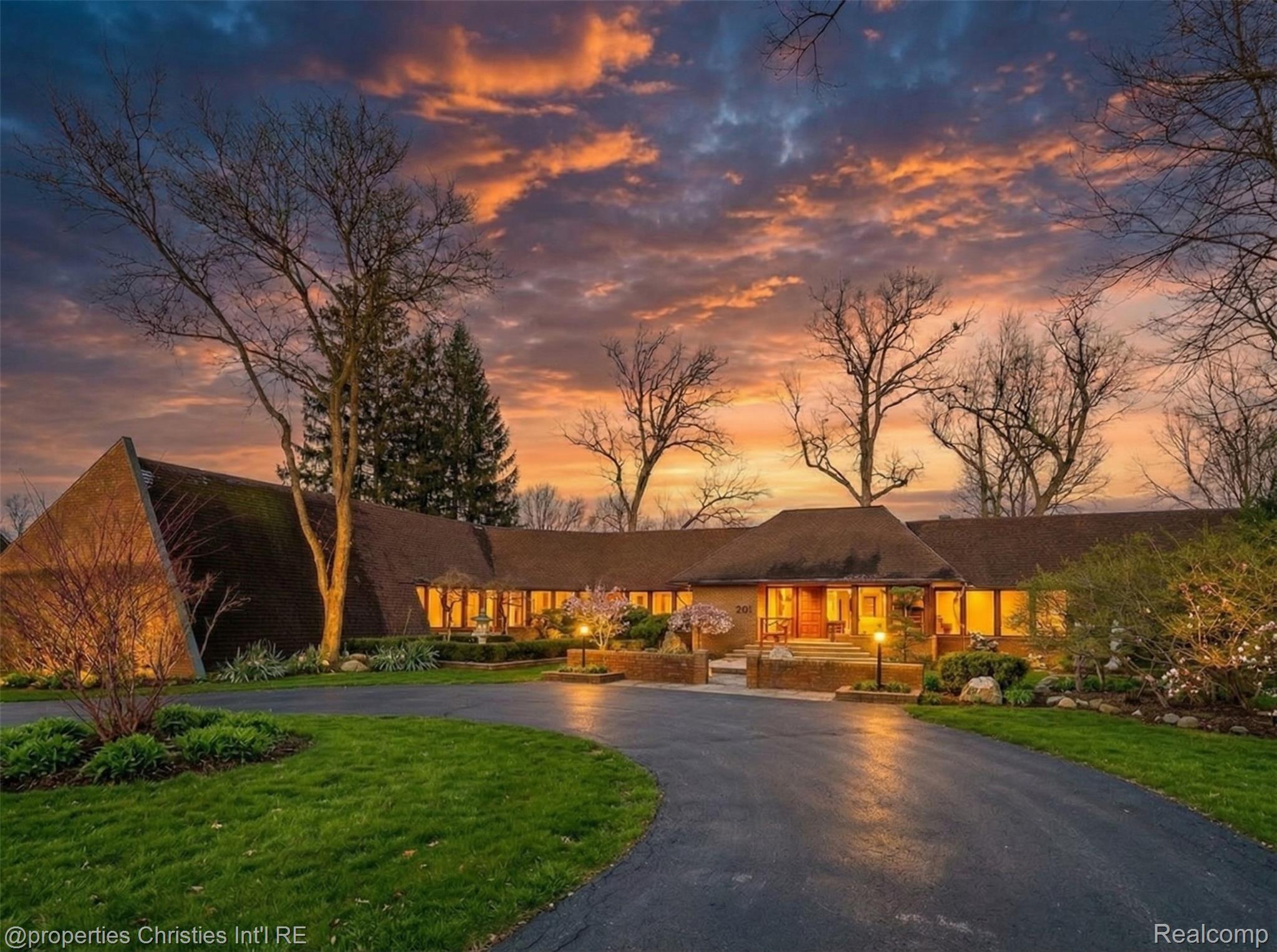 291, Barden, Bloomfield Hills, Michigan, 48304