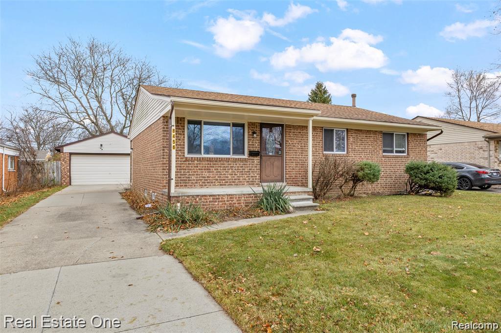 8456, Robindale, Dearborn Heights, Michigan, 48127
