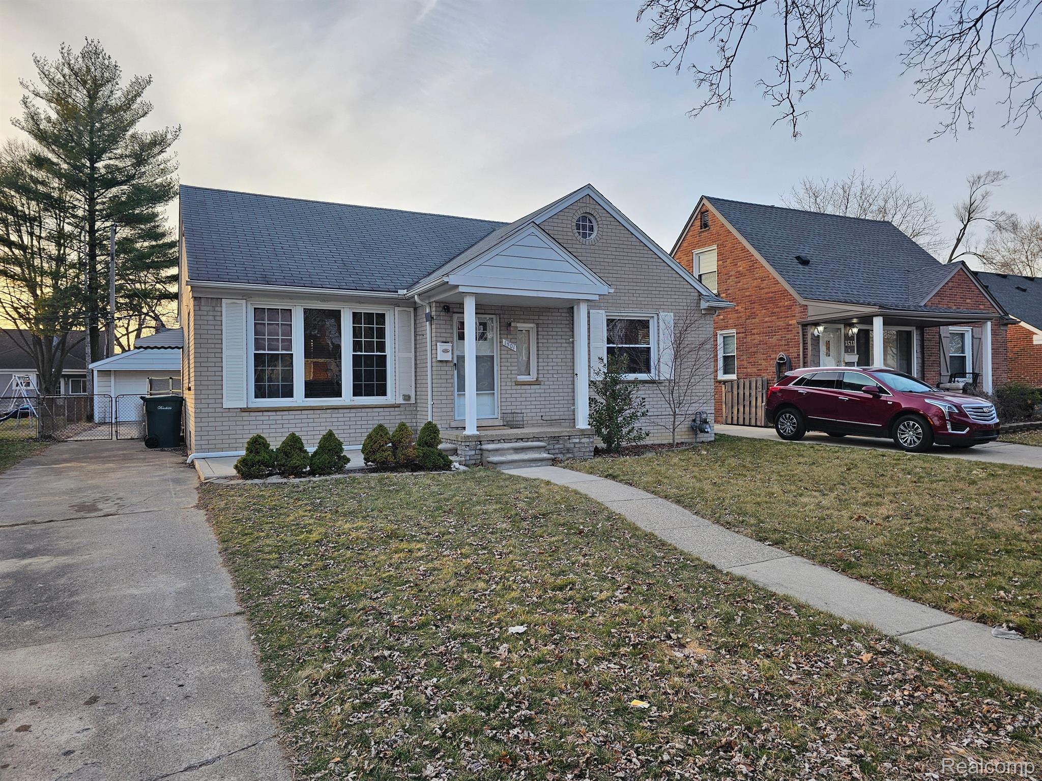 1501, SILVERY, Dearborn, Michigan, 48128