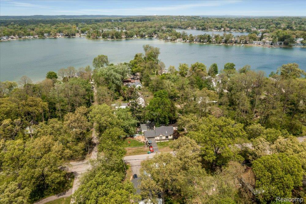 8790, Oakside, Commerce Twp, Michigan, 48382