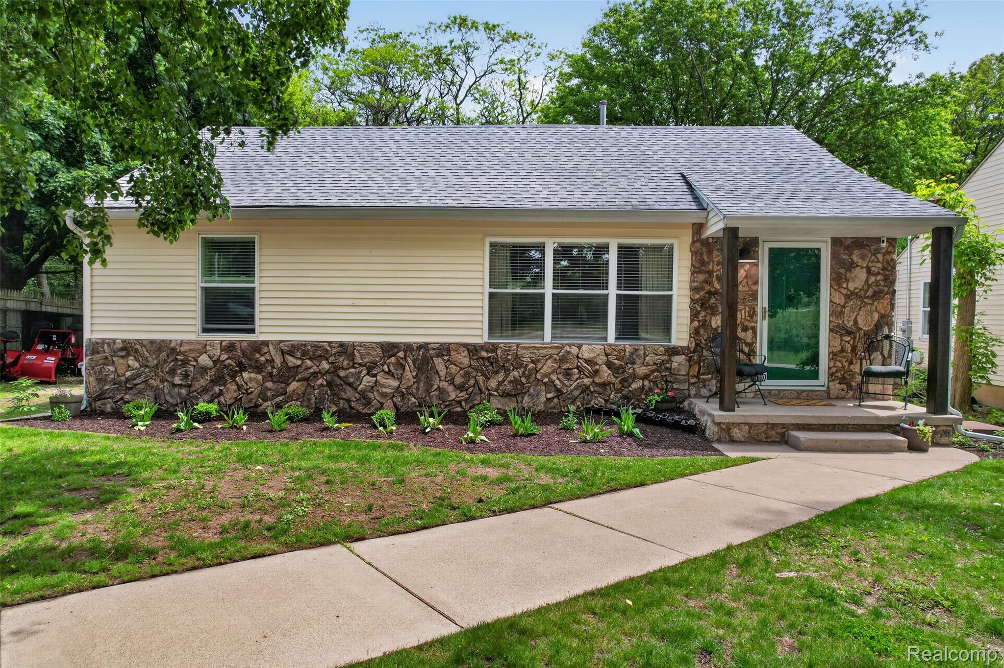 5045, Culver, Brighton, Michigan, 48114