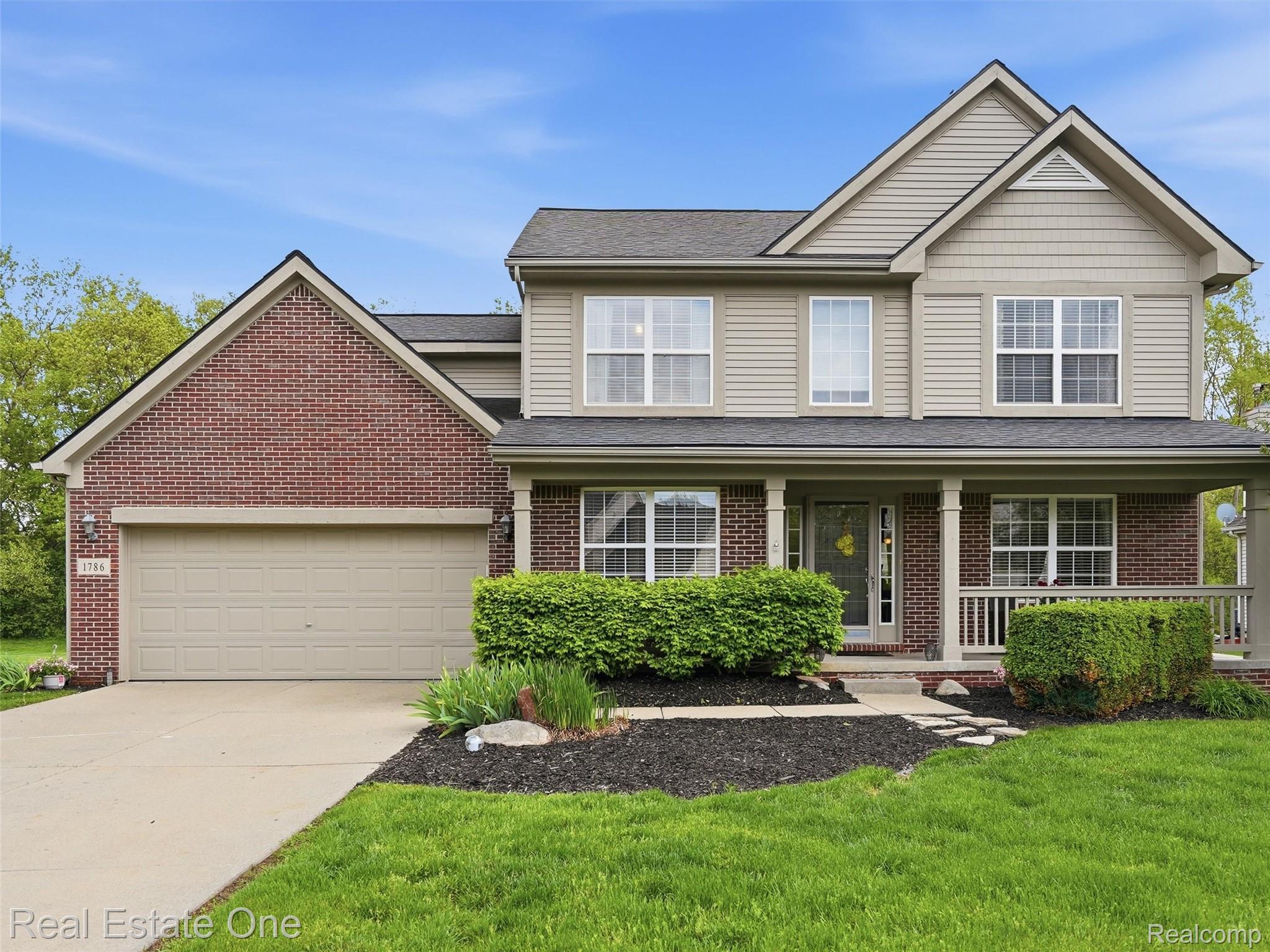 1786, Four Seasons, Howell, Michigan, 48843