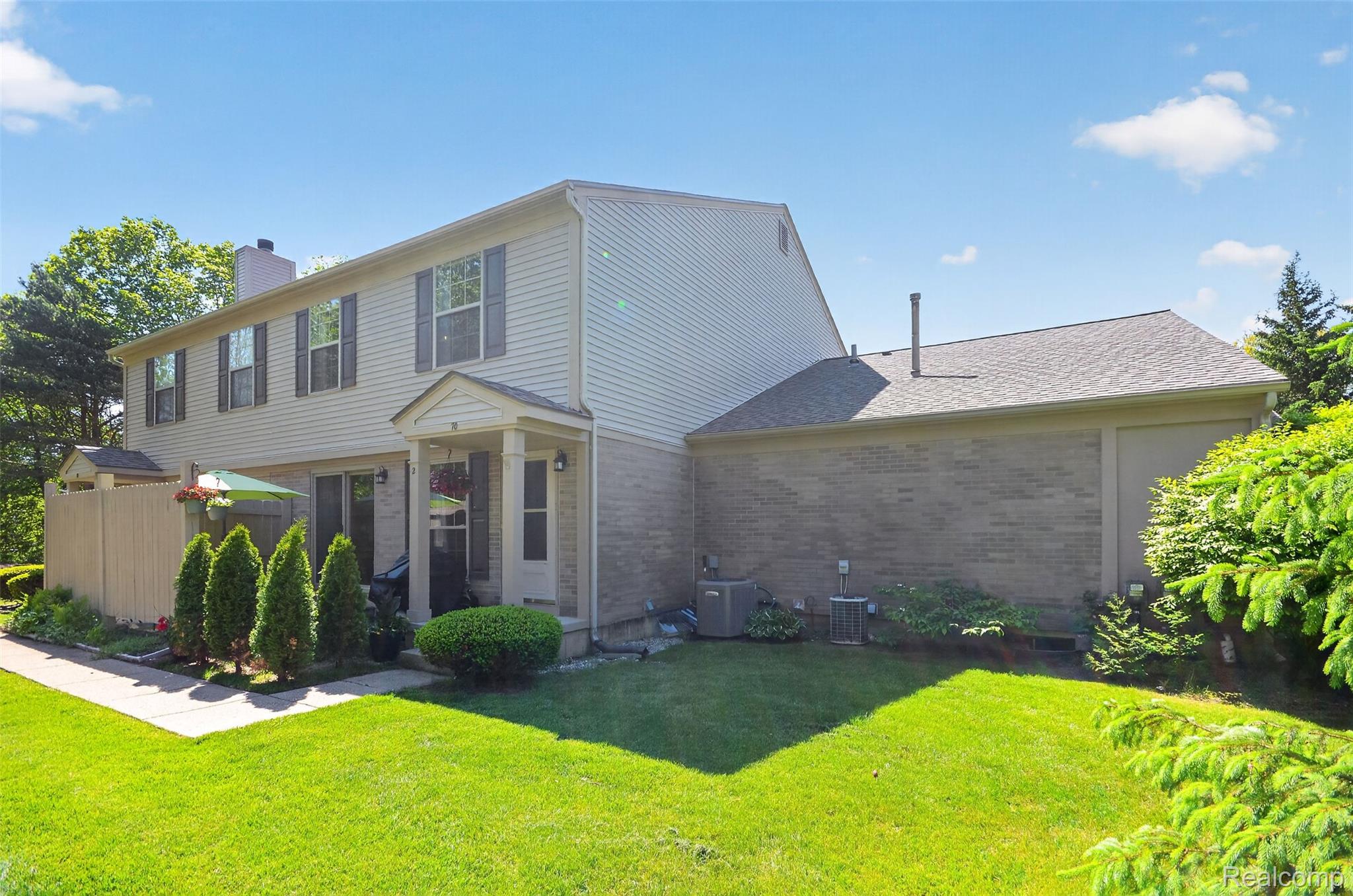 70, Pine Tree Ridge, #2, Waterford, Michigan, 48327