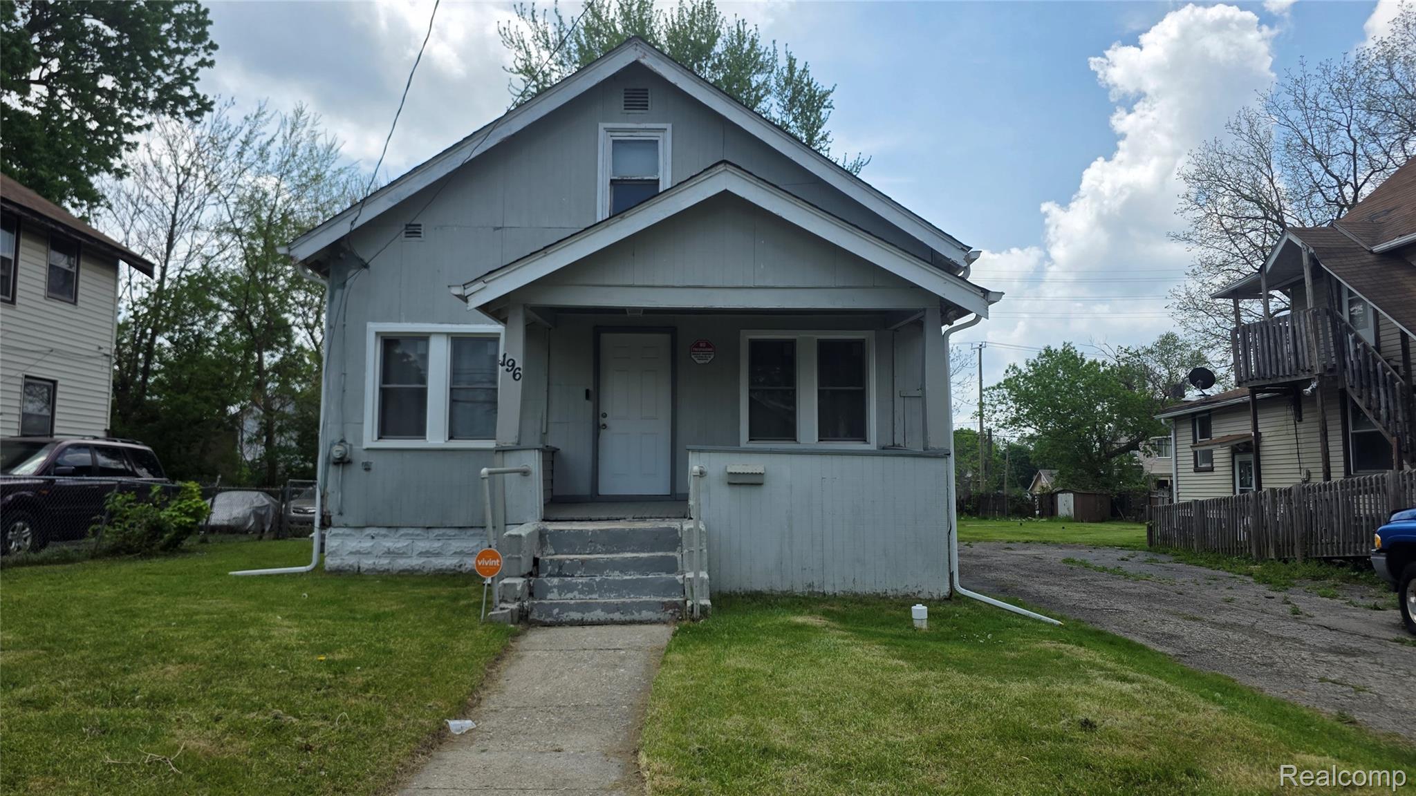 196, Beach, Pontiac, Michigan, 48342