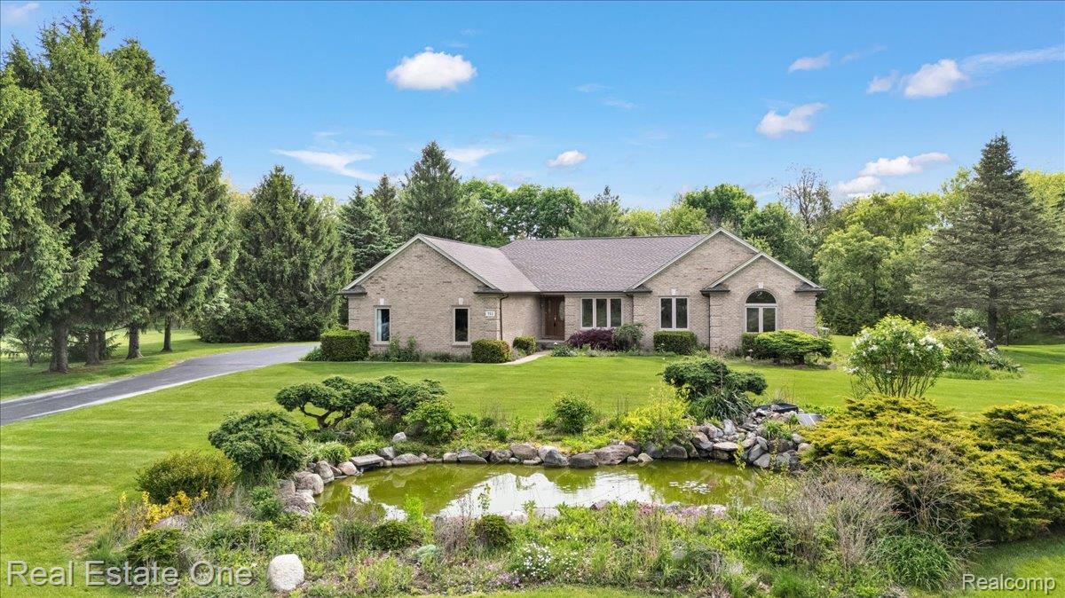 751, Bristol, Clarkston, Michigan, 48348