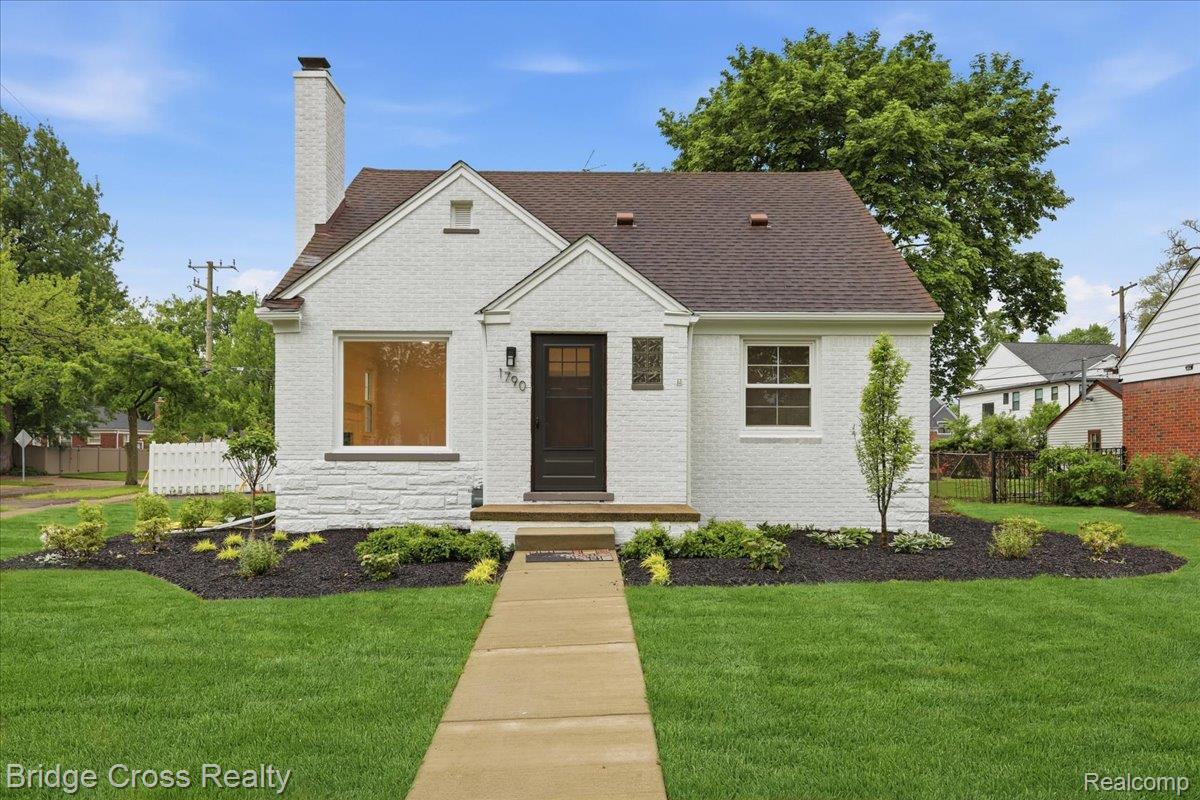 1790, HUMPHREY, Birmingham, Michigan, 48009