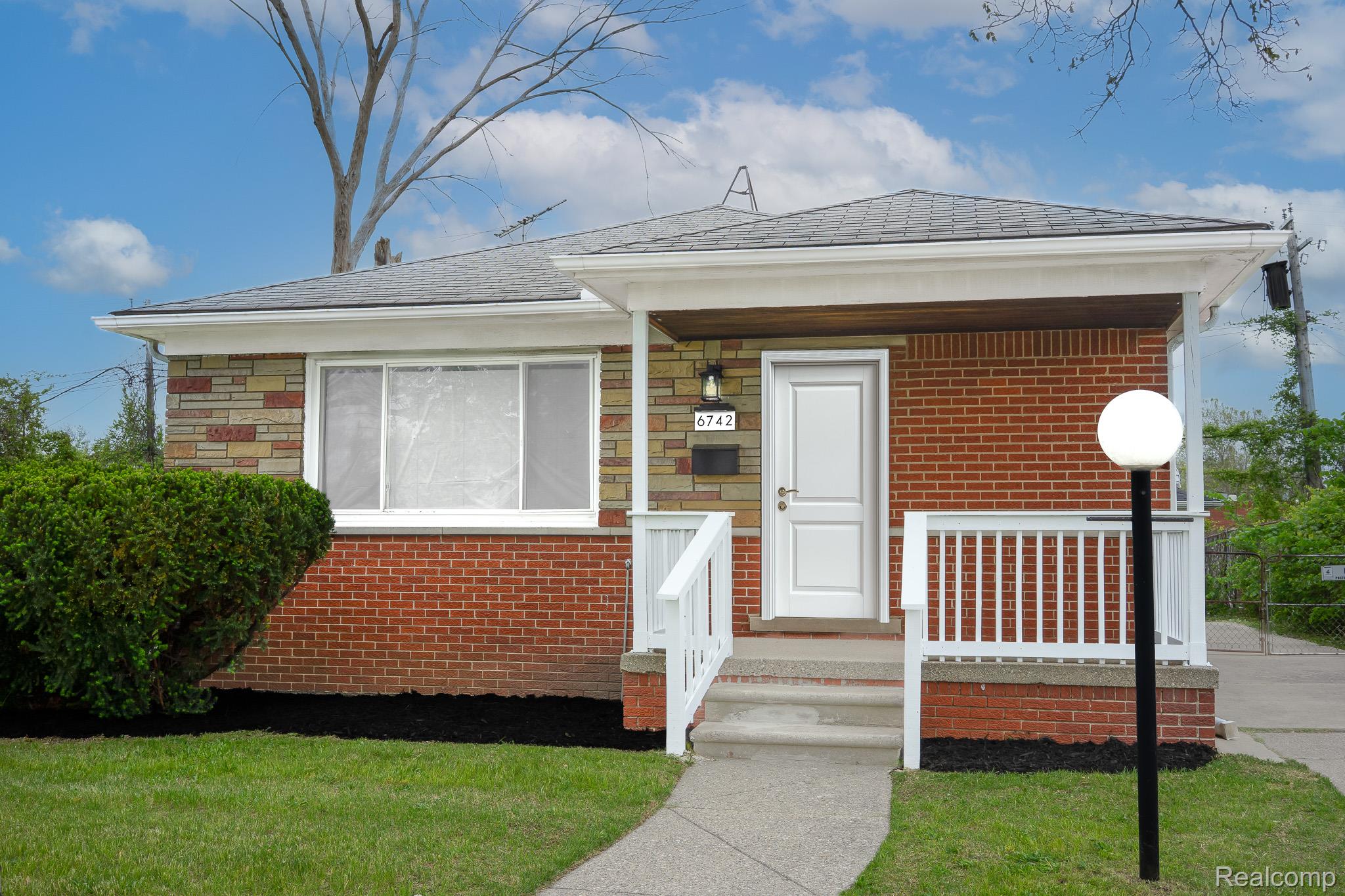 6742, Buhr, Hamtramck, Michigan, 48212