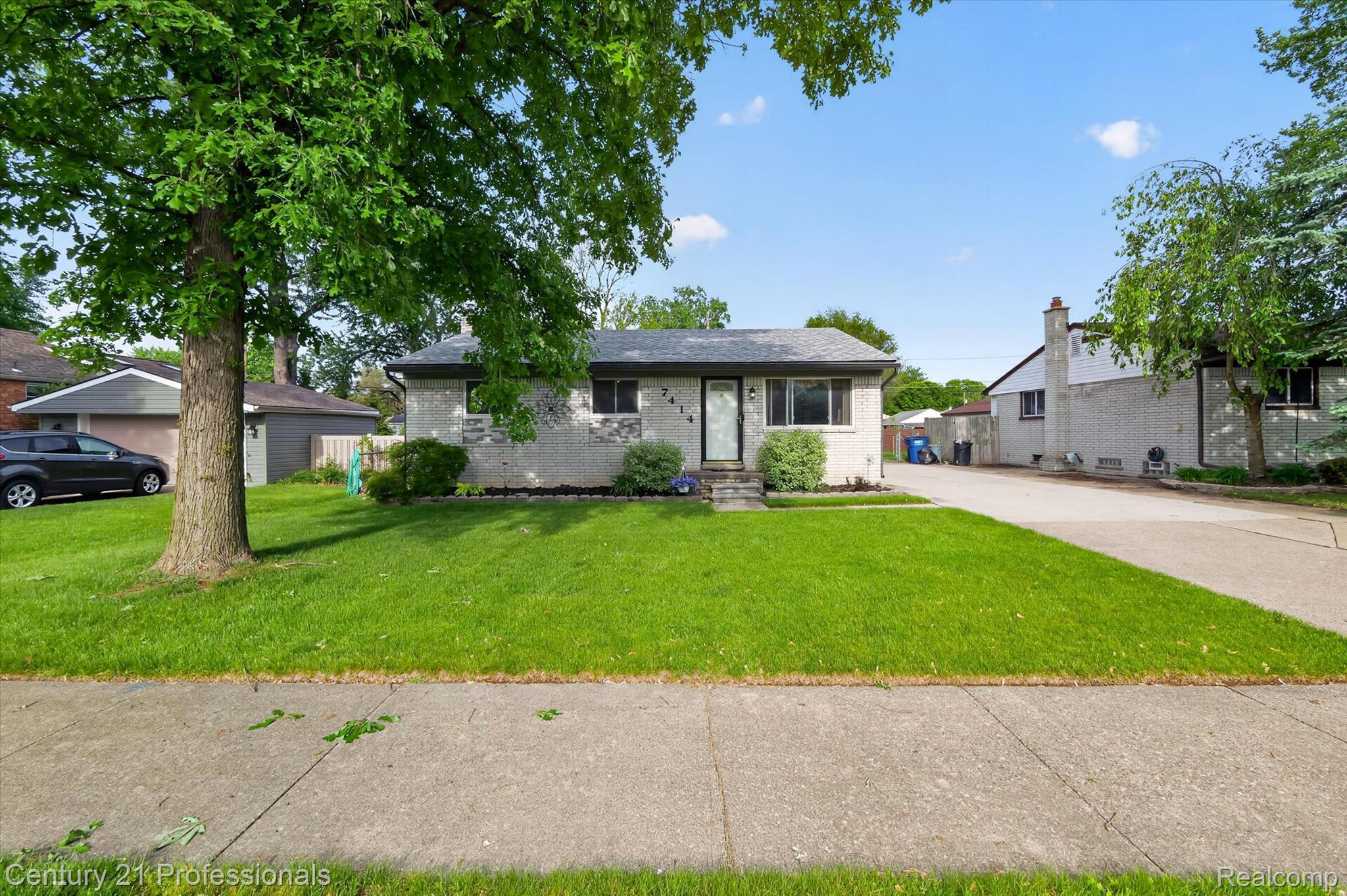 7414, Gilman, Westland, Michigan, 48185
