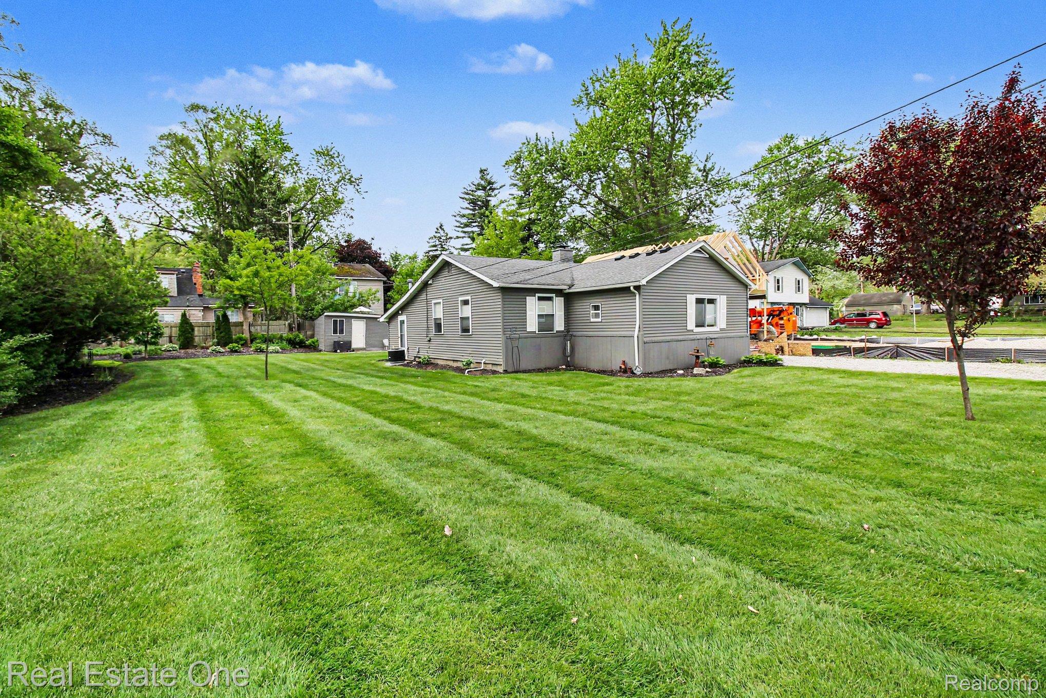 2200, Davista, Highland, Michigan, 48356
