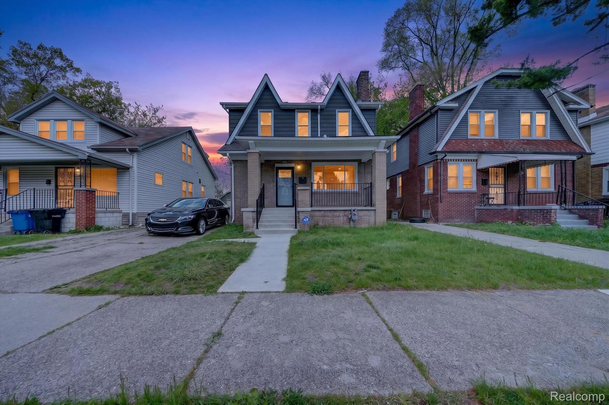20002, Santa Rosa, Detroit, Michigan, 48221